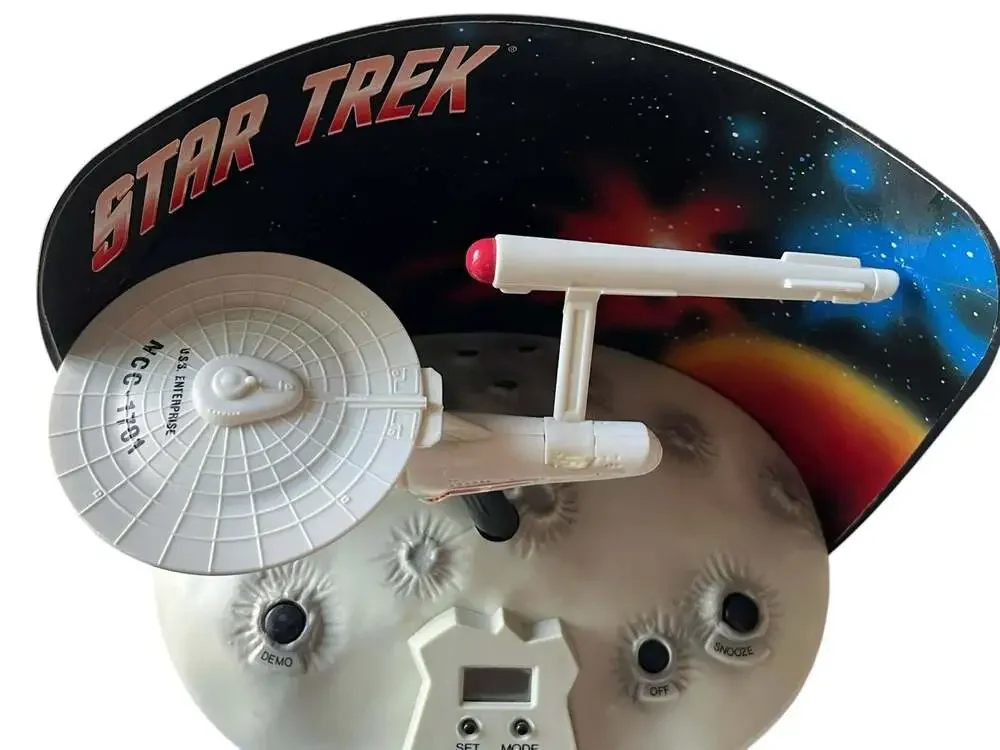 1993 Star Trek USS Enterprise NCC-1701 Talking Alarm Clock